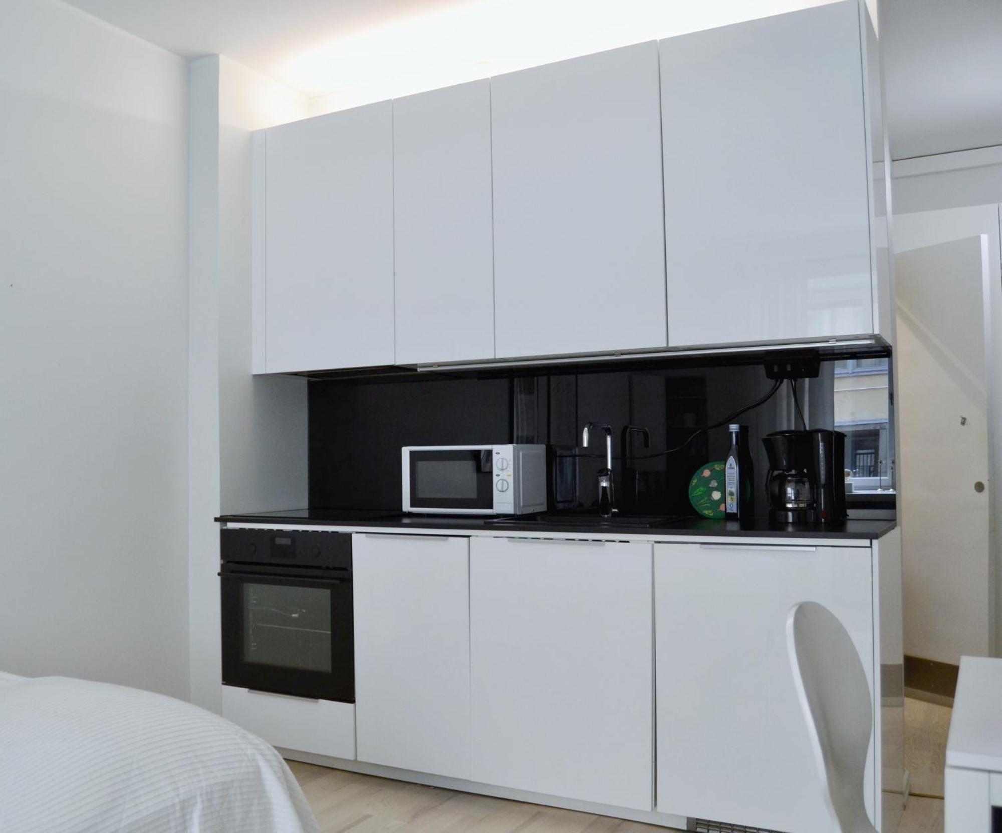 Modern And Bright With Location Apartment