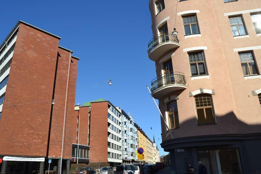 Lägenhet Modern And Bright With Location